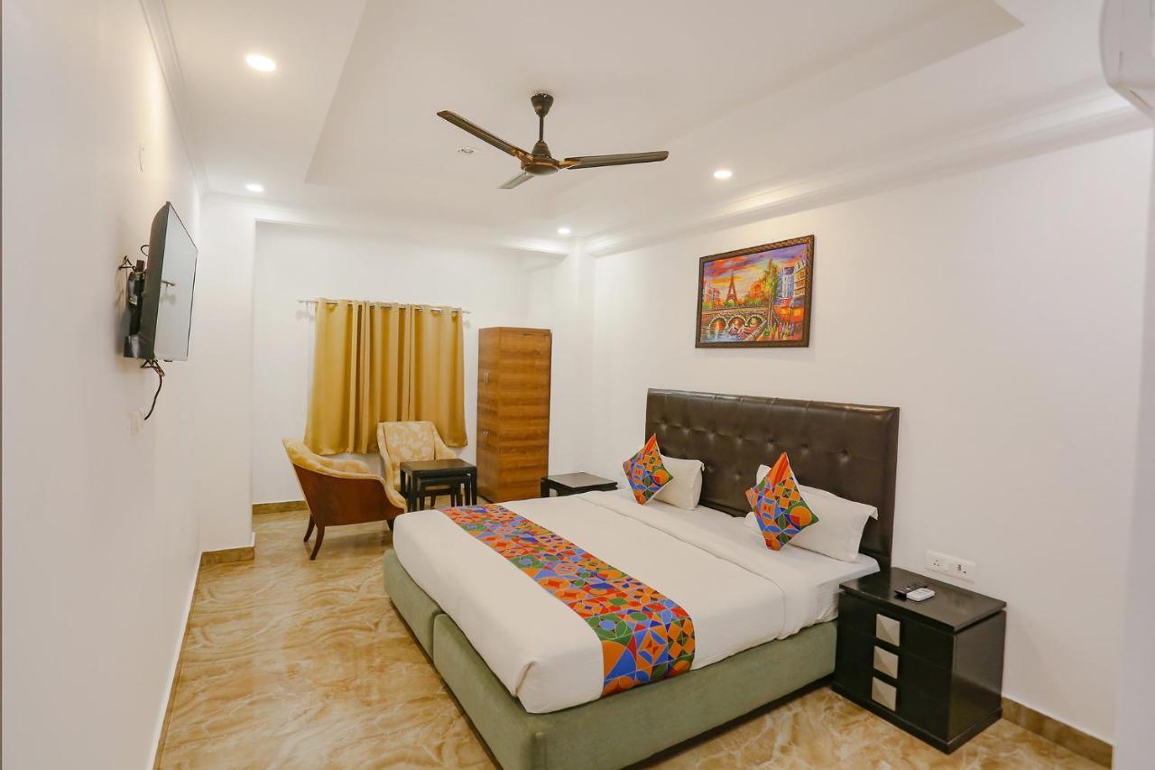 Fabexpress Taj Residency Near Yashobhoomi Convention Centre Hotel Delhi  Exterior photo