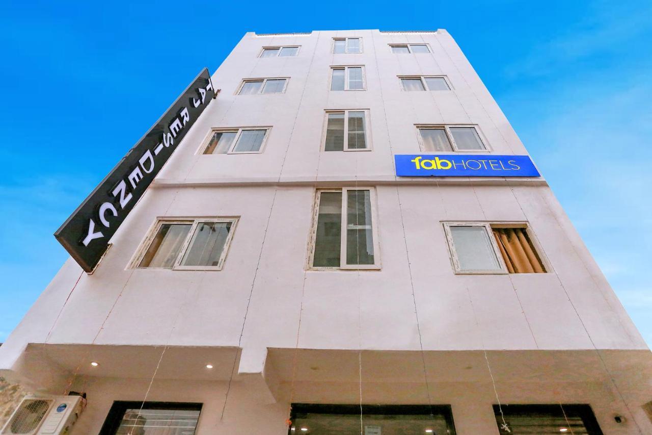 Fabexpress Taj Residency Near Yashobhoomi Convention Centre Hotel Delhi  Exterior photo